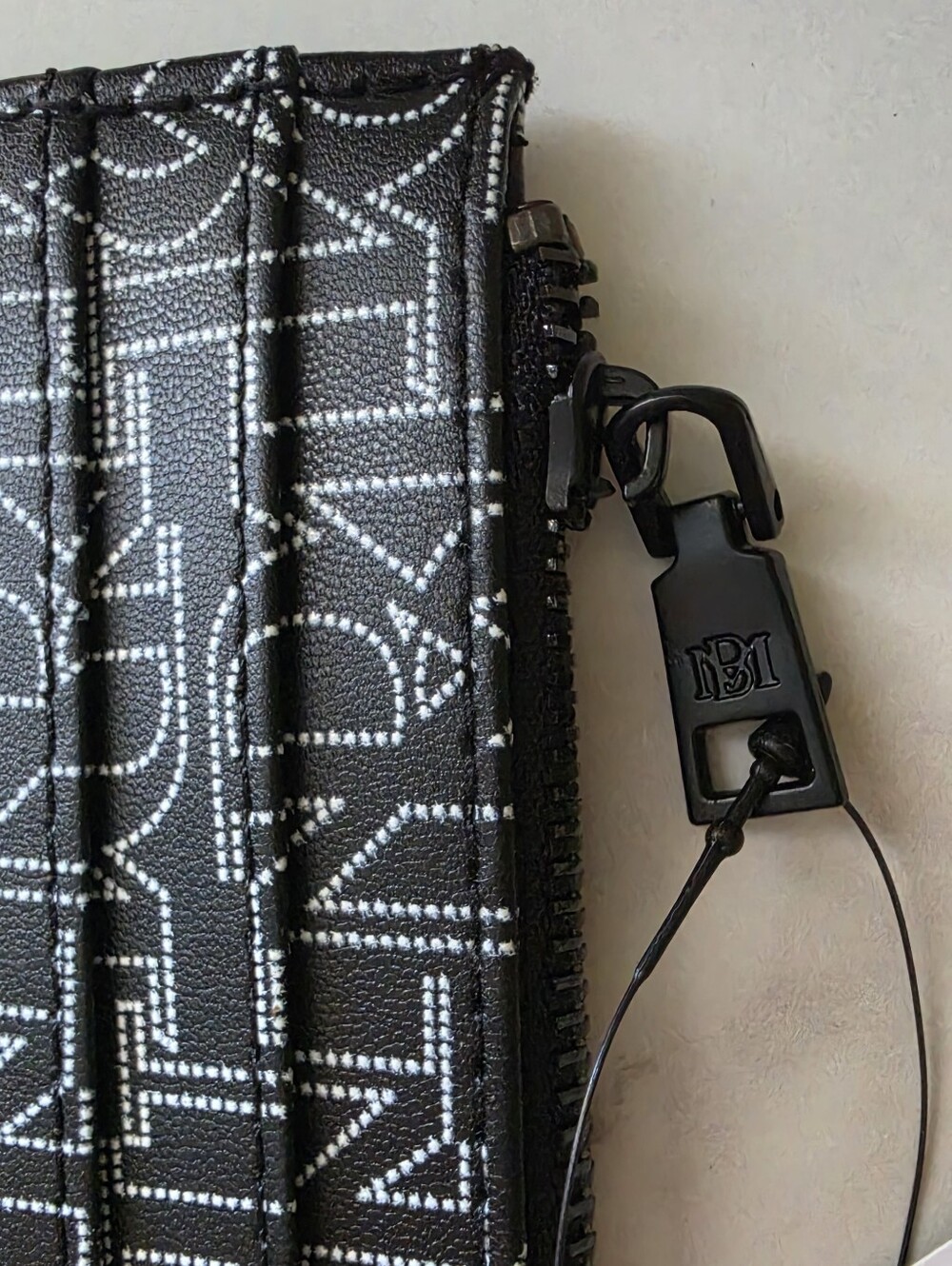 Badgley Mischka Black Monogram Mini Card Holder Wallet NWT - Picture 4 of 10